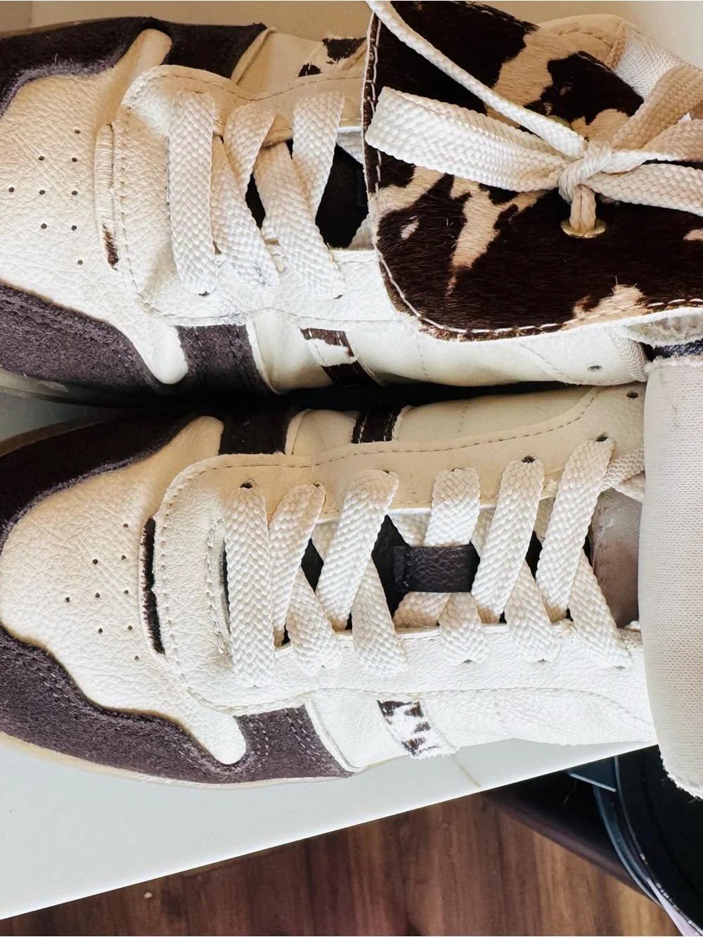 stradivarius White and Brown Cow Print Low-Top Sneakers
